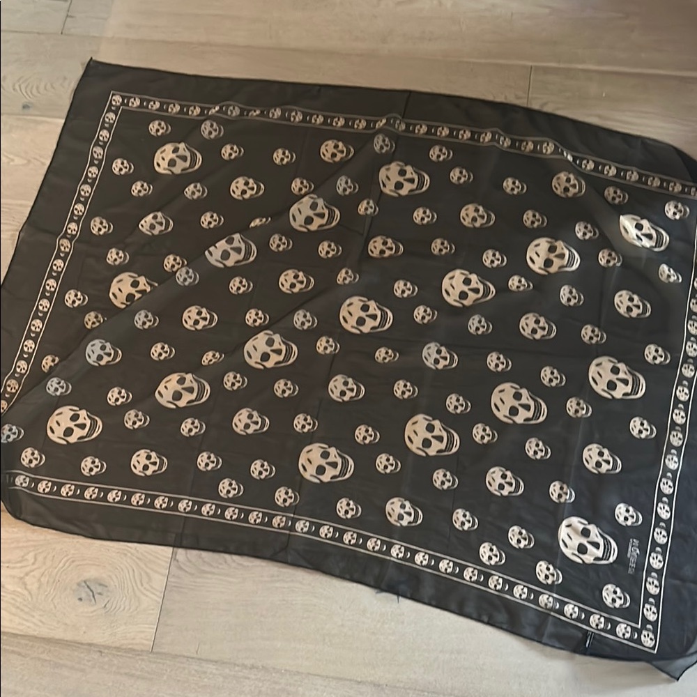 Alexander McQueen Black and Cream Skull Scarf
